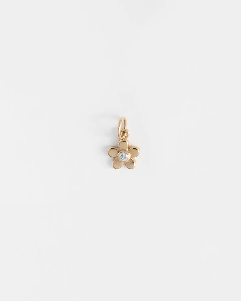 Flower Pendant in Gold with lab grown Diamond