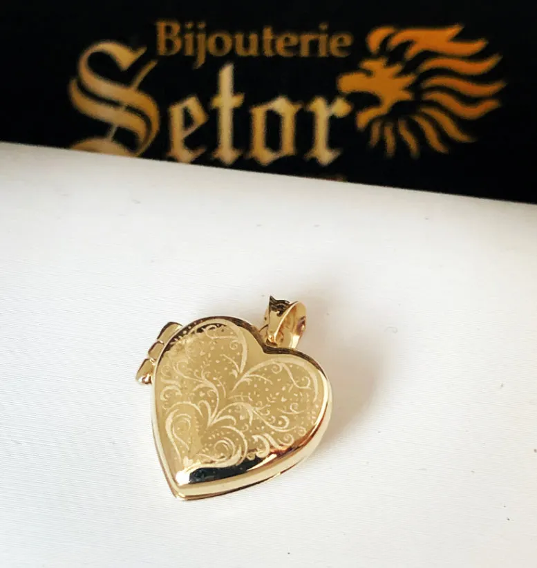 Heart locket