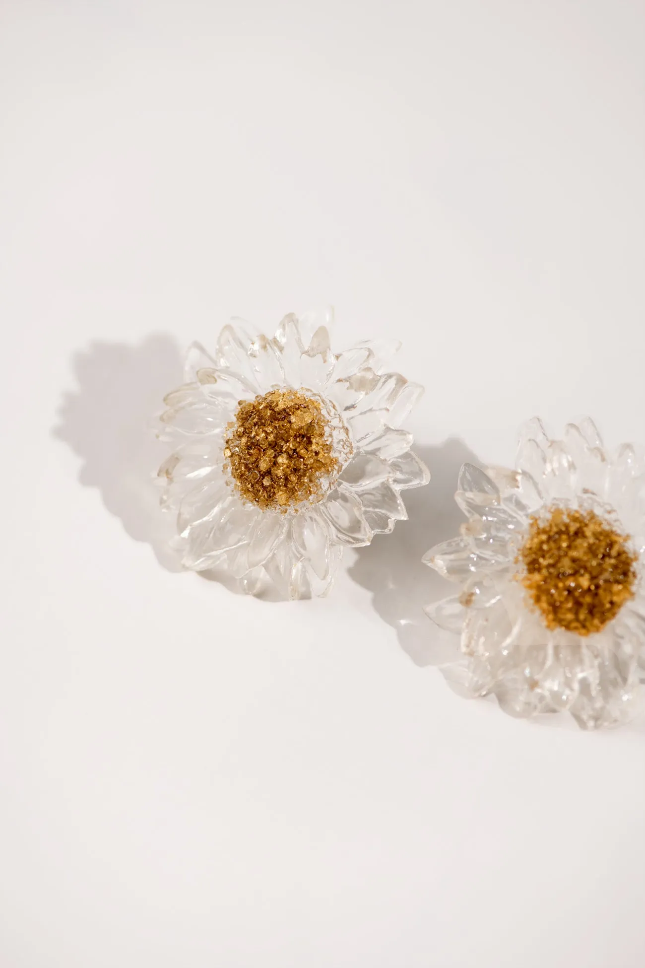 RESIN FLOWER EARRING