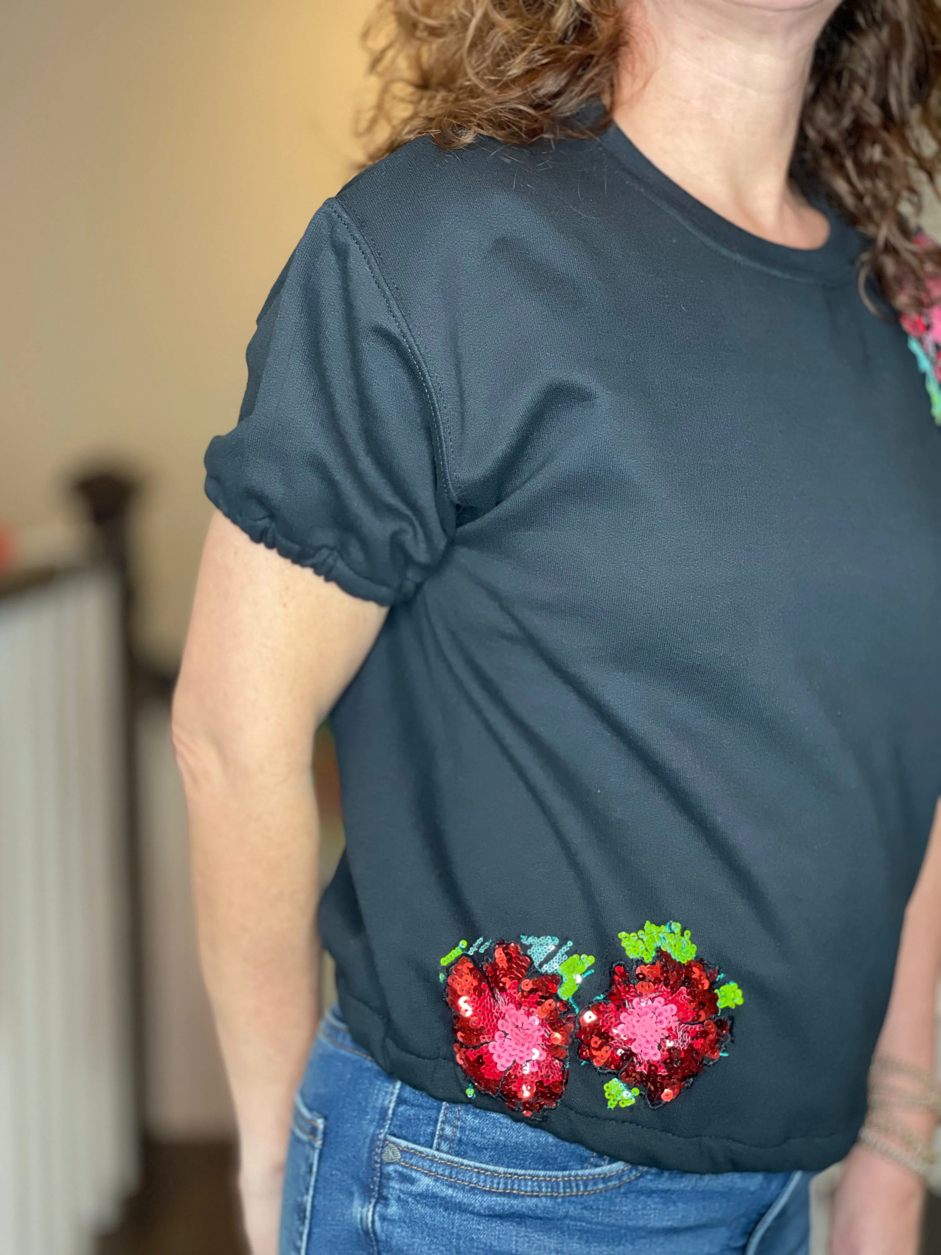 Short Sleeve Sweatshirt w/Rose Applique