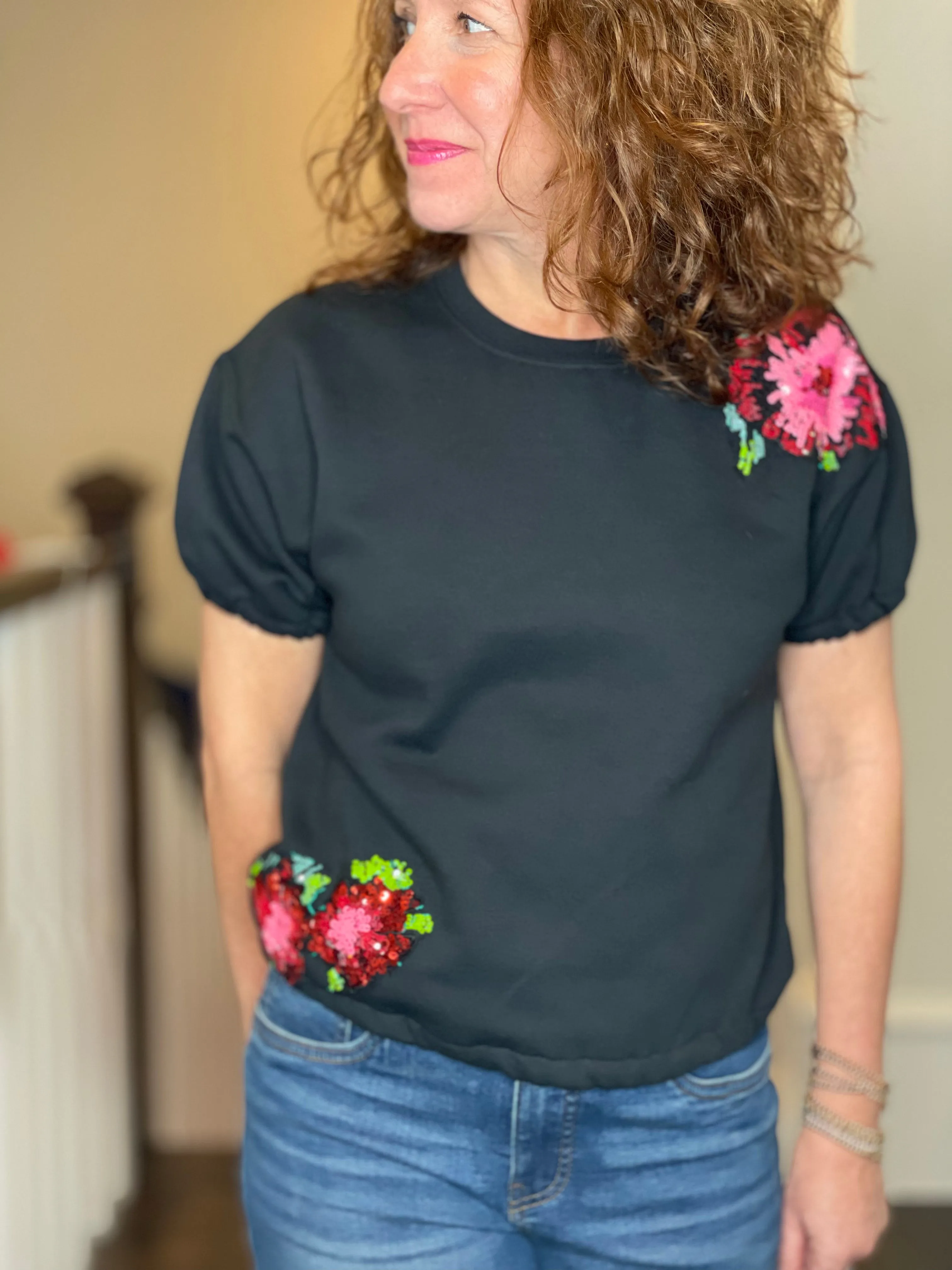 Short Sleeve Sweatshirt w/Rose Applique