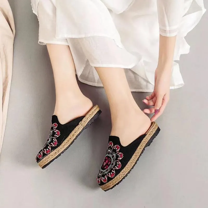 Women Embroidered Casual Flats Home Slippers